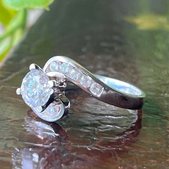 925 Sterling Silver Round-Cut C Z Promise Bypass Ring Size 7 - Picture 2 of 10